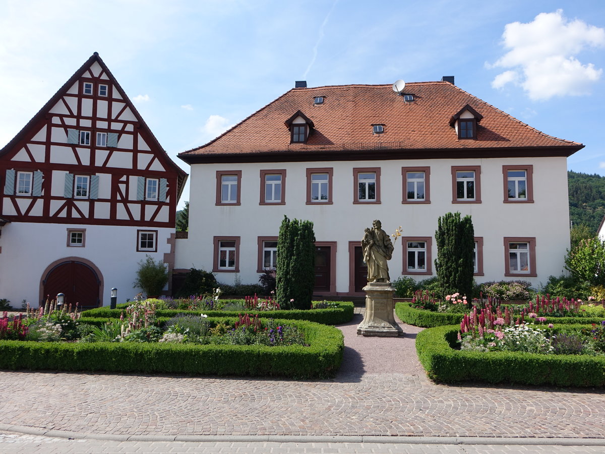Steinbach bei Lohr a. Main, ehem. Pfarr- und Schulhaus, erbaut 1725 (26.05.2018) 