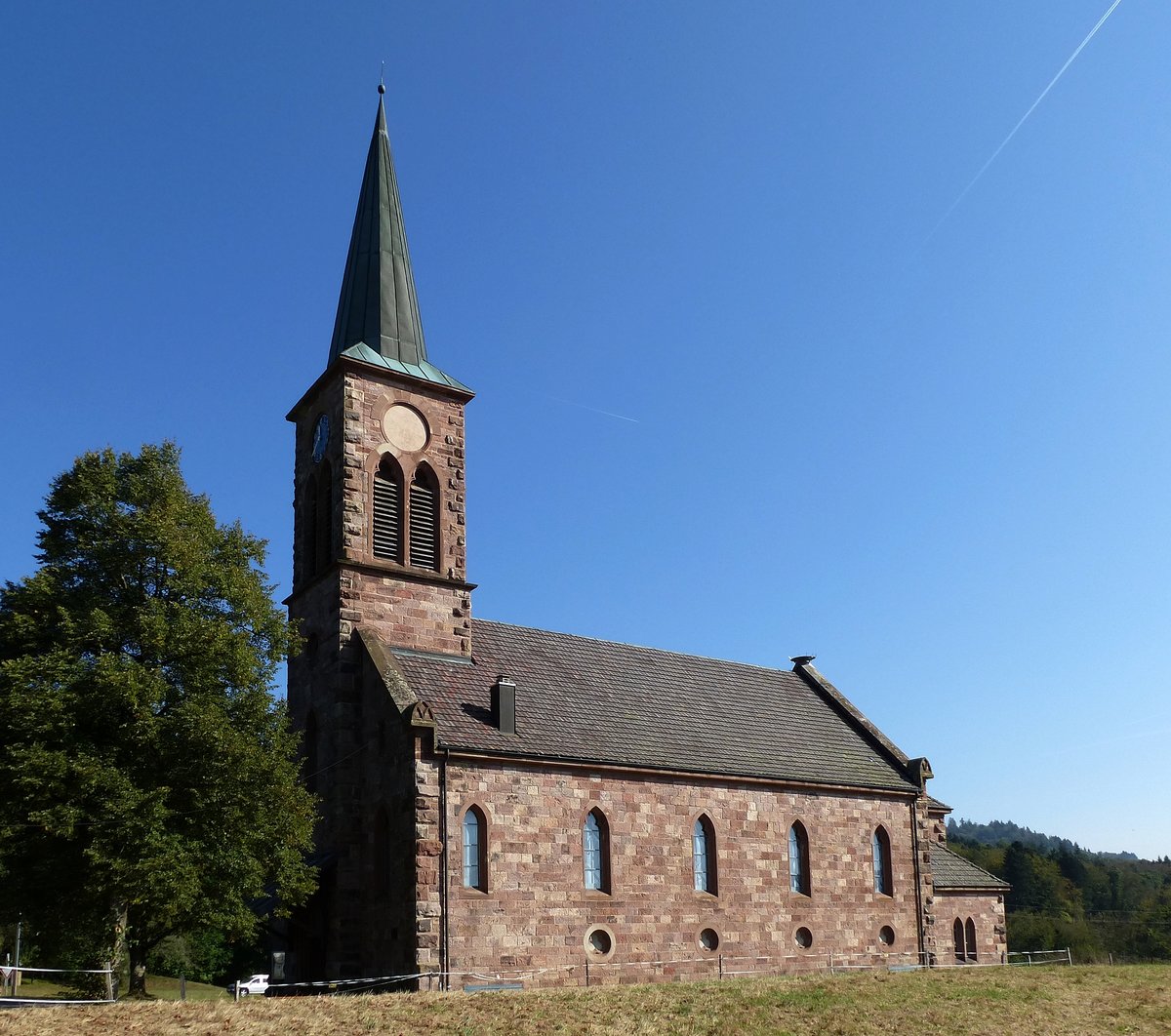 Steinen im Sdschwarzwald, im Ortsteil Hofen steht die evangelische Kirche, im neugotischen Stil erbaut 1890, Sept.2016
