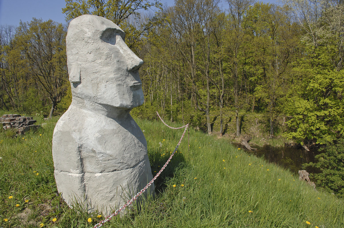 Steinfigur am Fort Zachodni in Świnoujście (Swinemnde). Aufnahme: 6. Mai 2016.