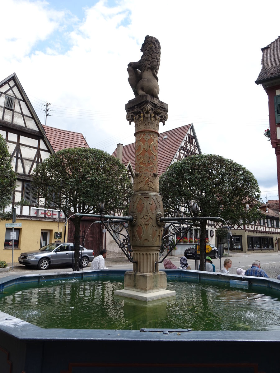 Steinheim an der Murr, Rathausbrunnen in der Marktstrae (26.06.2016)