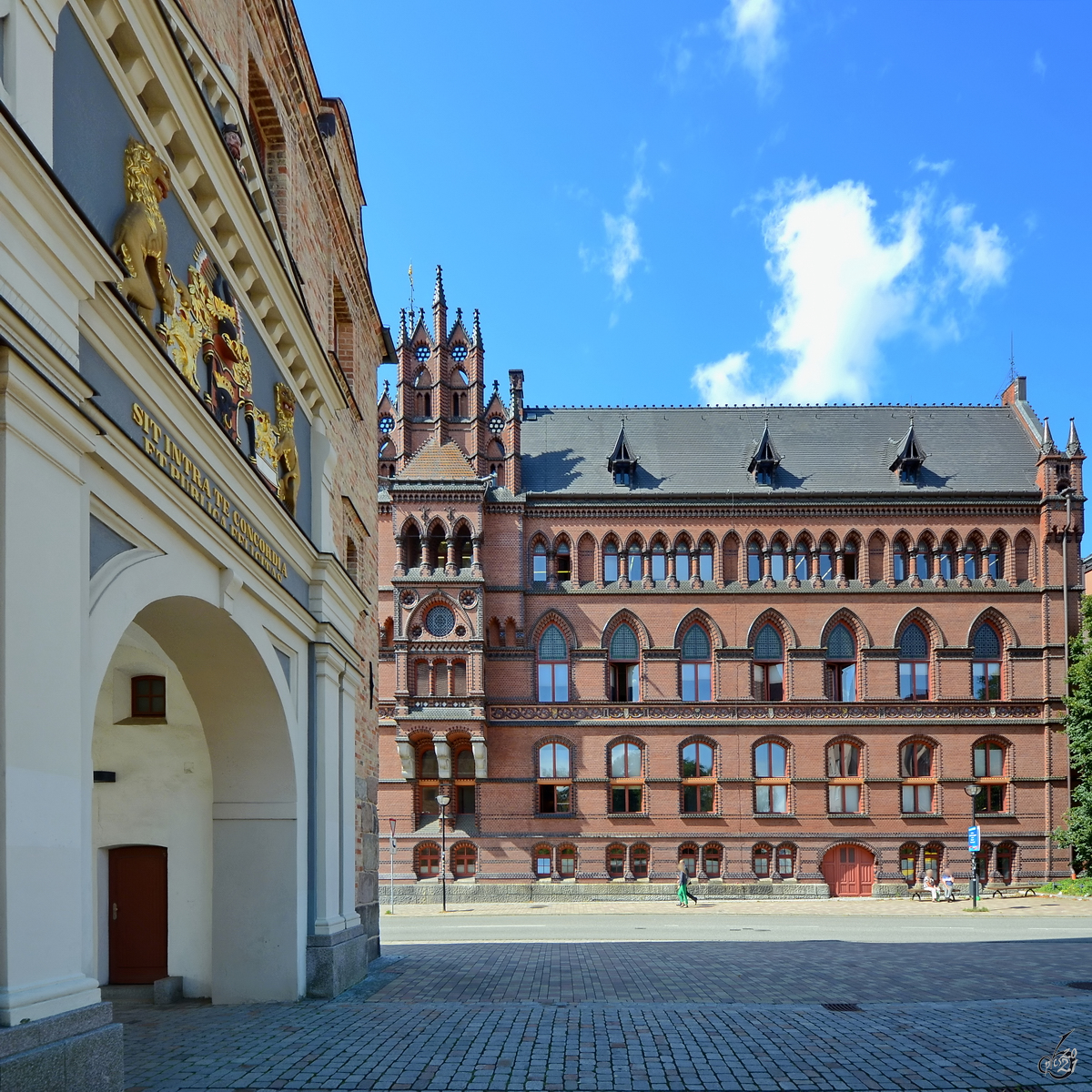 Steintor und Stndehaus in Rostock. (August 2013)