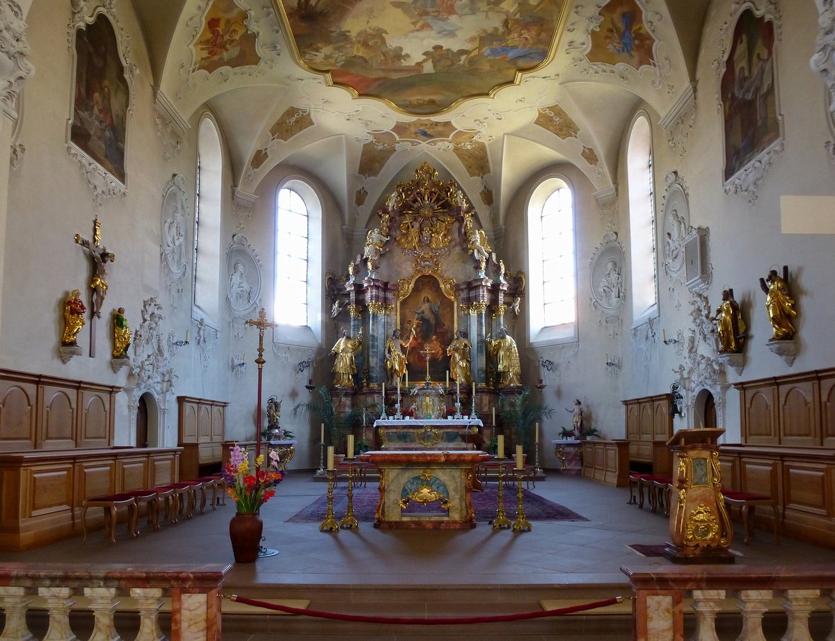St.Mrgen, Blick in den Chorraum der Pfarr-und Wallfahrtskirche, Juli 2015