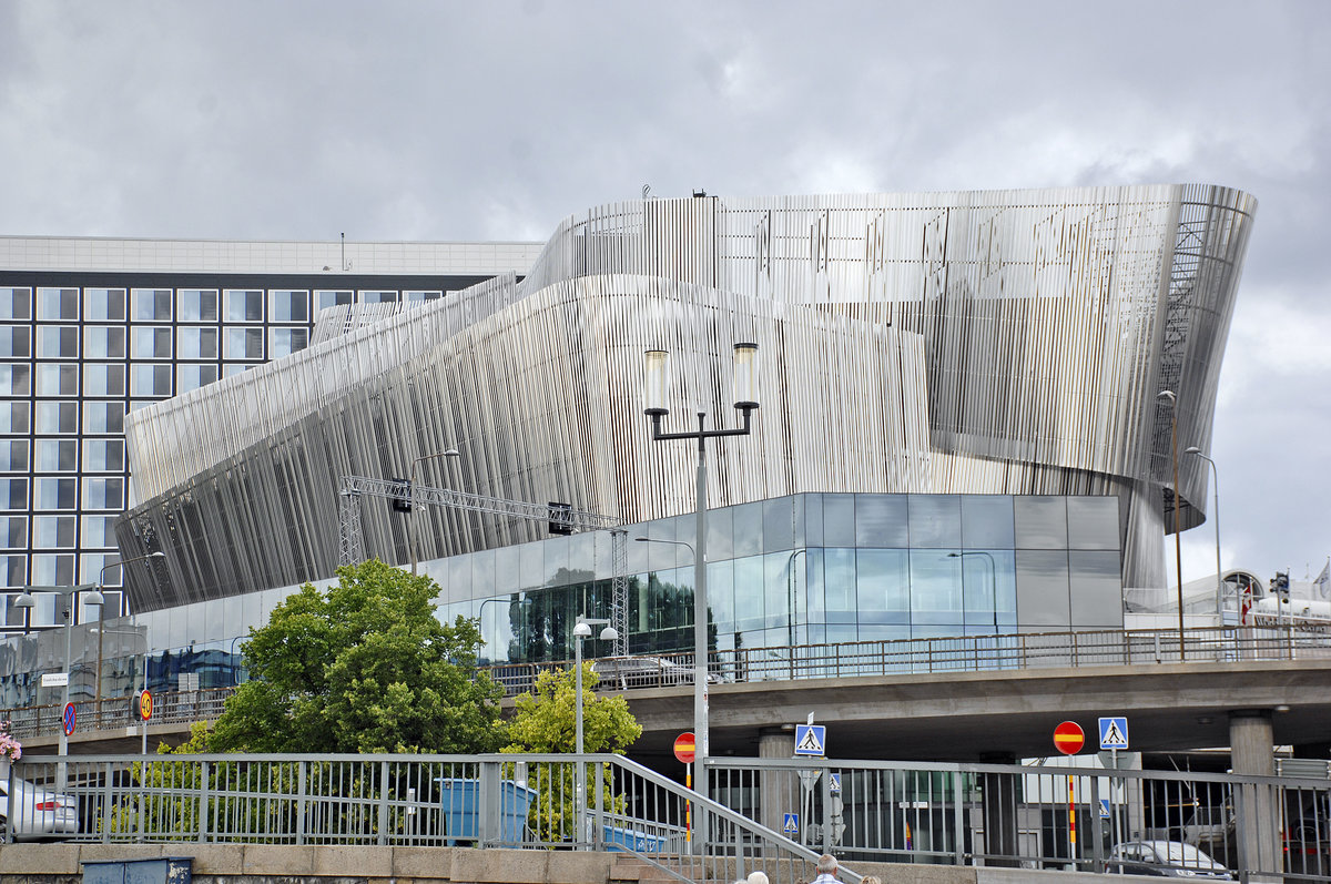 Stockholm Waterfront ist ein Hotel und Congress Center am Hauptbahnhof (Centralstation) der schwedischen Hauptstadt.
Aufnahme: 28. Juli 2017.