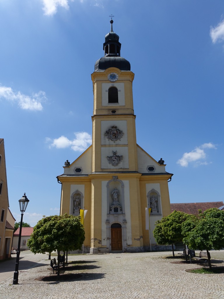 Stopfenheim, sptbarocke St. Augustinus Kirche, erbaut von 1773 bis 1775 durch Matthias Binder (04.06.2015)