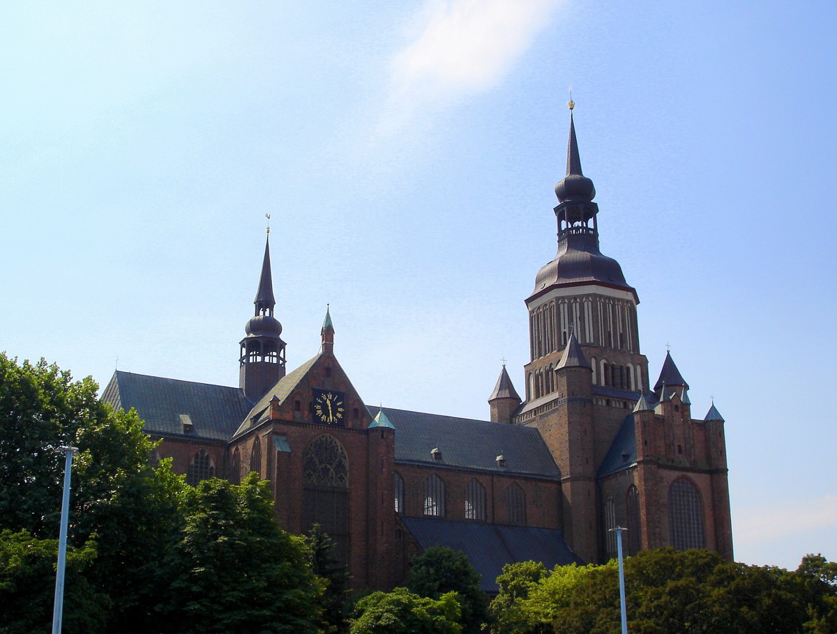 Stralsund, Blick zur Marienkirche, Juli 2006