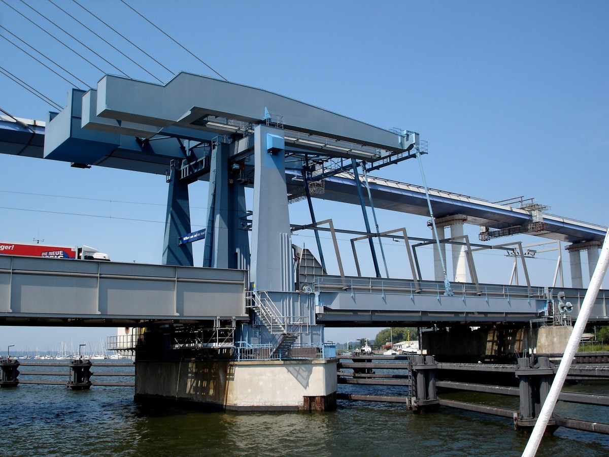 Stralsund, die Klappbrcke am Rgendamm, Juli 2006