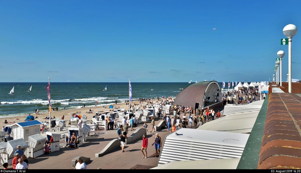 Strandblick bei blauem Himmel in Westerland (Gemeinde Sylt).
(Smartphone-Aufnahme)
[3.8.2019 | 16:20 Uhr]