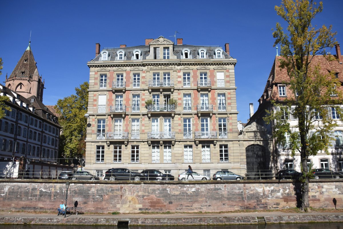 STRASBOURG (Dpartement du Bas-Rhin), 13.10.2017, Wohnhaus am Quai Saint-Thomas