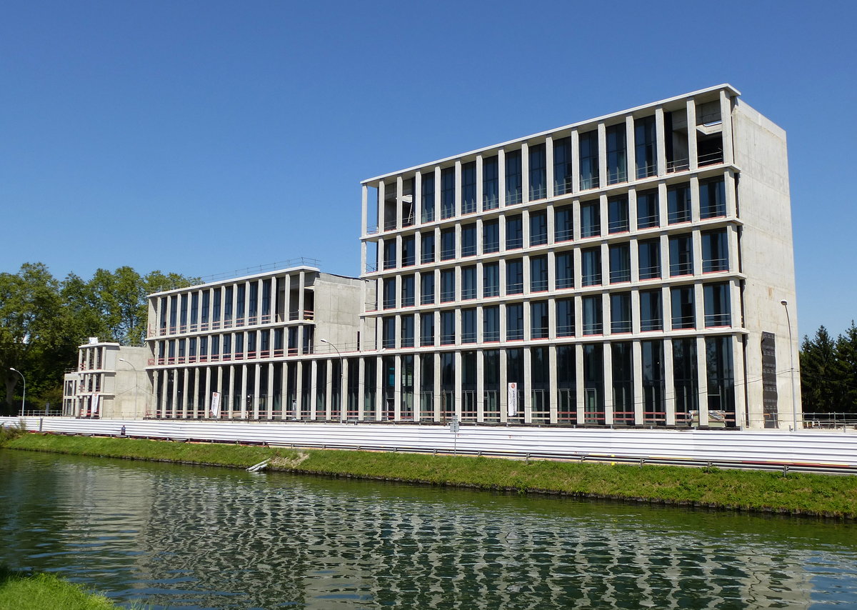 Straburg, das im Bau befindliche Trkische Generalkonsulat am Rhein-Marne-Kanal, nahe dem Europaviertel, Erffnung Oktober 2017, Aug.2016