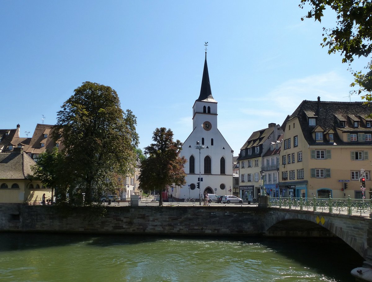 Straburg, Blick ber die Ill zur Wilhelmskirche und Wilhelmsbrcke, Aug.2016