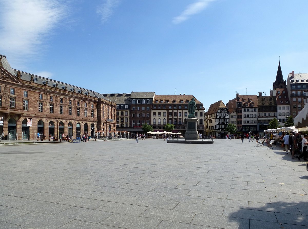 Straburg, Blick ber den Kleberplatz, ehemals Barferplatz, im Zentrum der Stadt, Juli 2016