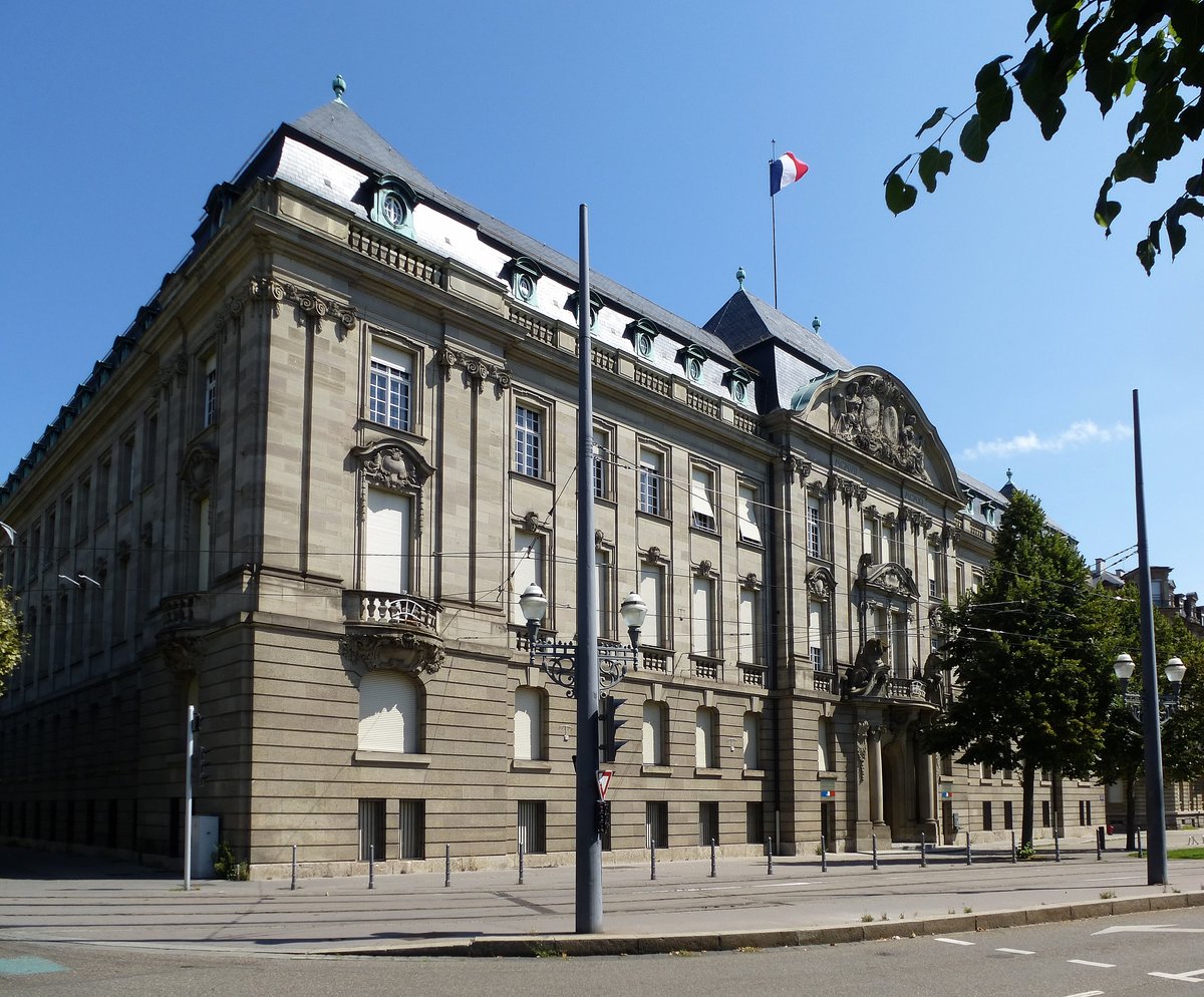 Straburg, das ehemalige Landesausschugebude des Reichslandes Elsa-Lothringen am Platz der Republik, erbaut 1907-11, heute Sitz der Prfektur (Elssische Landesregierung), Aug.2016