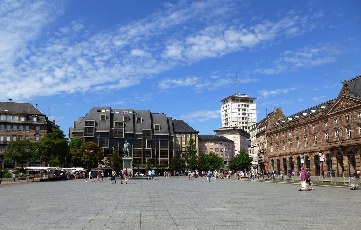 Straburg, Kleberplatz mit Kleberdenkmal in der Mitte, Juli 2016