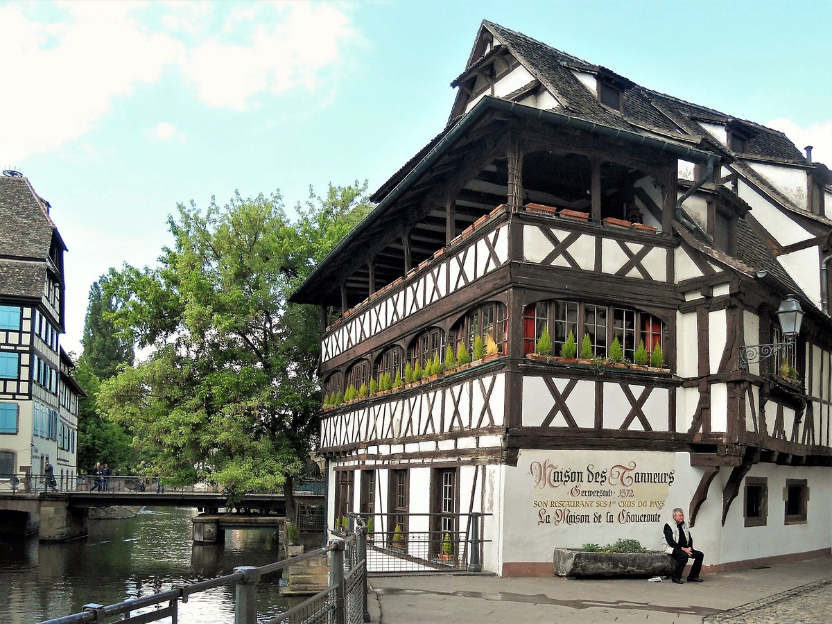 Straburg, Maison des Tanneurs im Stadtviertel “La Petite France”. Die Ursprnge dieses Gerberhauses gehen auf das Jahr 1572 zurck - 09.05.2017
