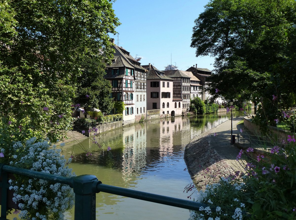 Straburg, Partie an der Ill im Stadtteil Klein Frankreich (Petit France), Juli 2016