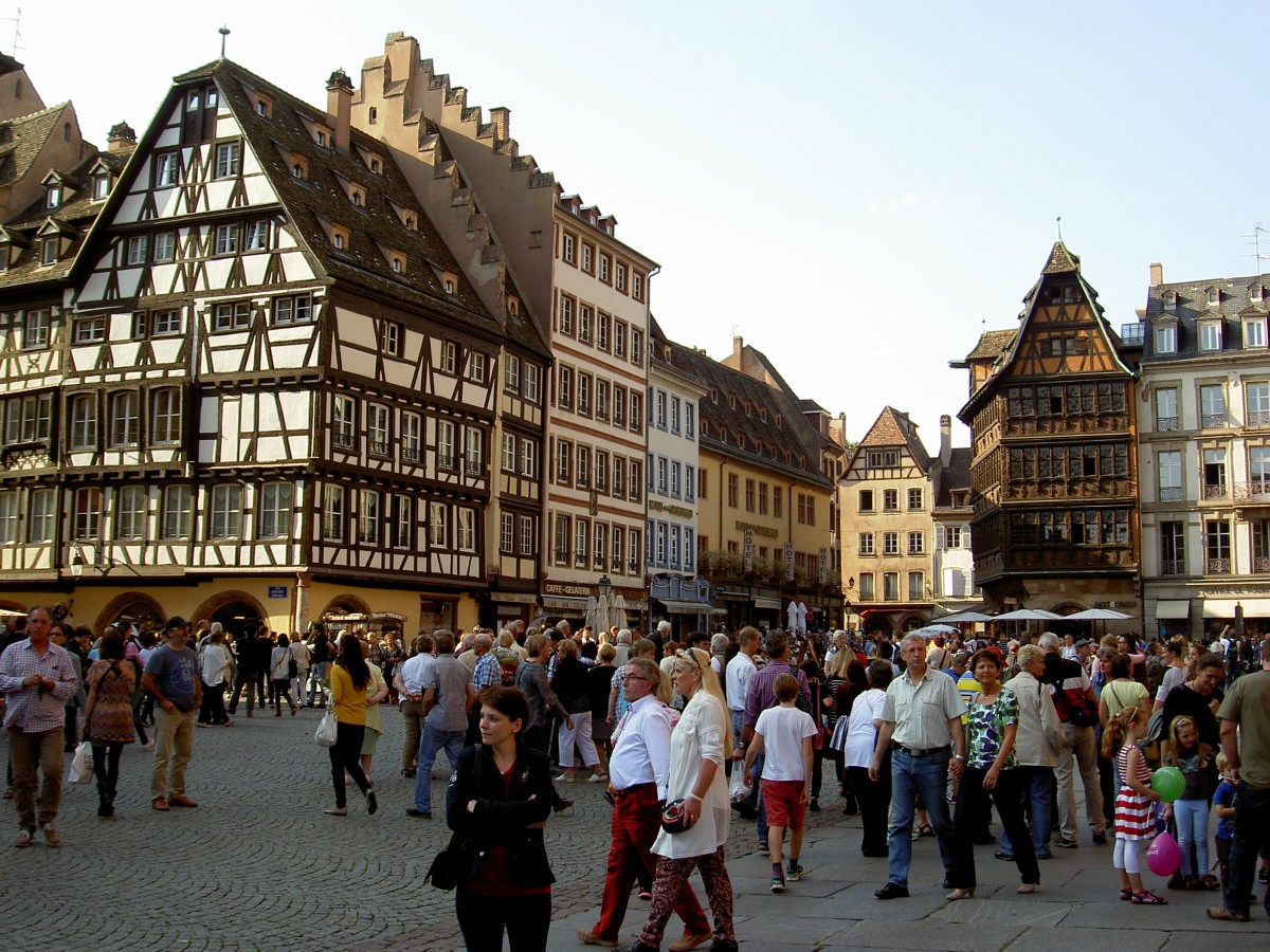 Straburg, Place de la Cathedrale mit Maison Kammerzell (03.10.2014)