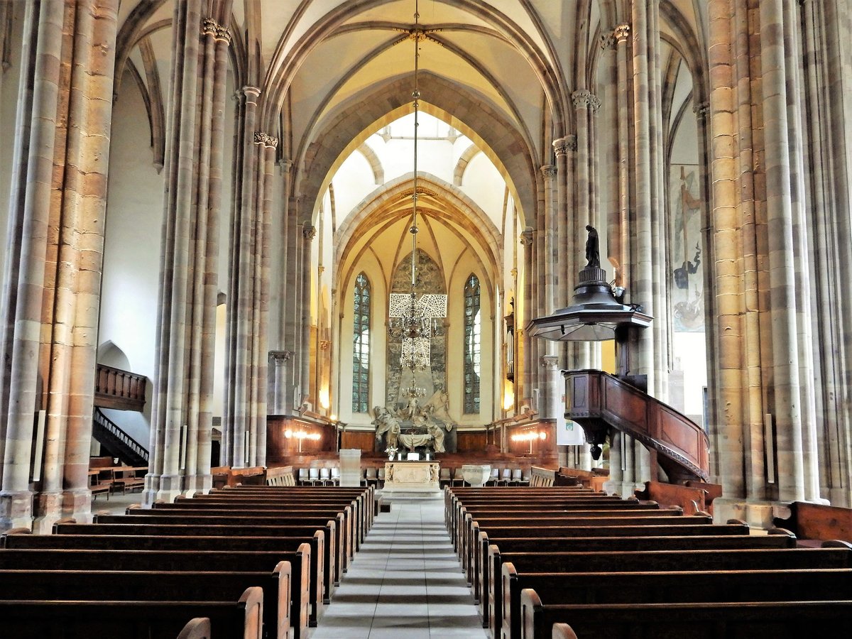 Straßburg, die Thomaskirche im gotischen Stil, Innenansicht - 11.05.2017
