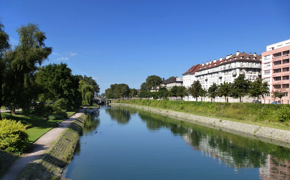 Straburg, Wohnbauten am Rhein-Rhone-Kanal, Aug.2016