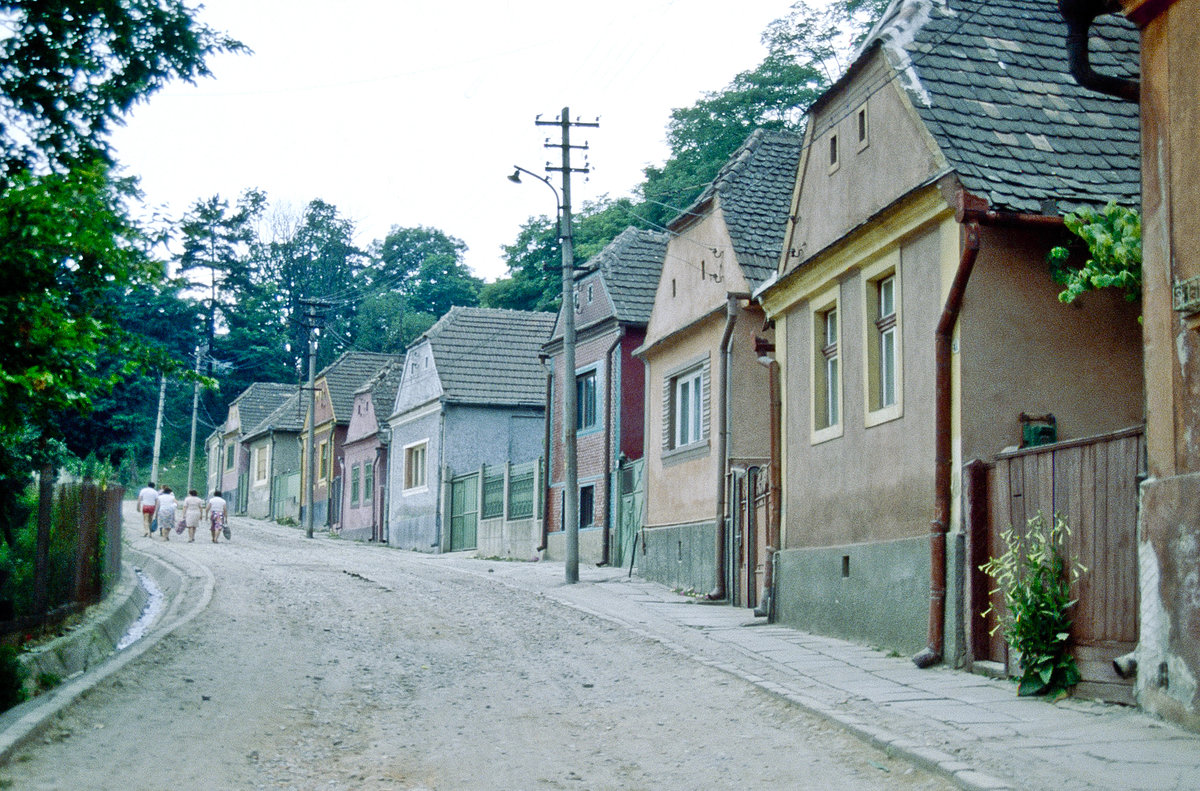 Strae in Brasov. Bild vom Dia. Aufnahme: Juli 1990.