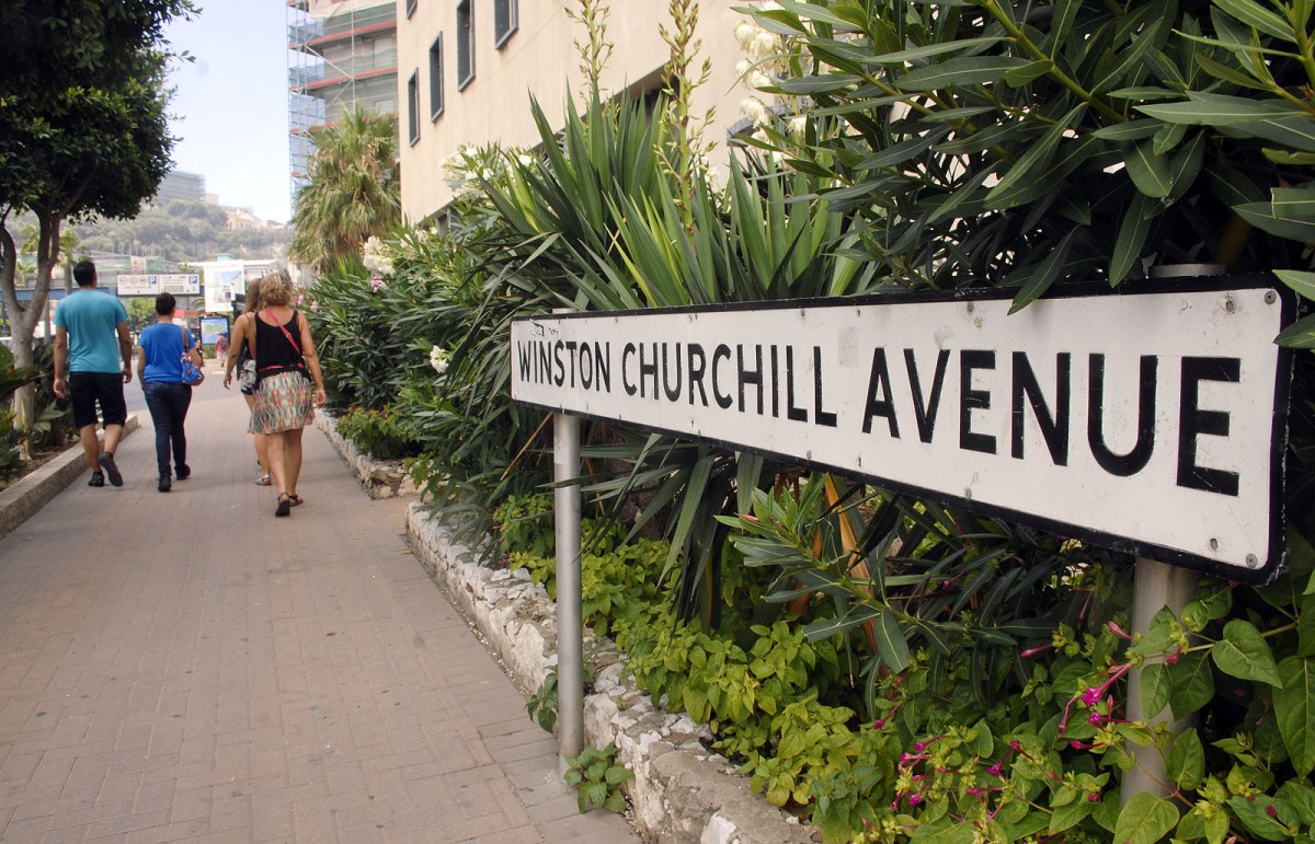 Straenschild in Gibraltar. Aufnahmedatum: 20. Juli 2014.