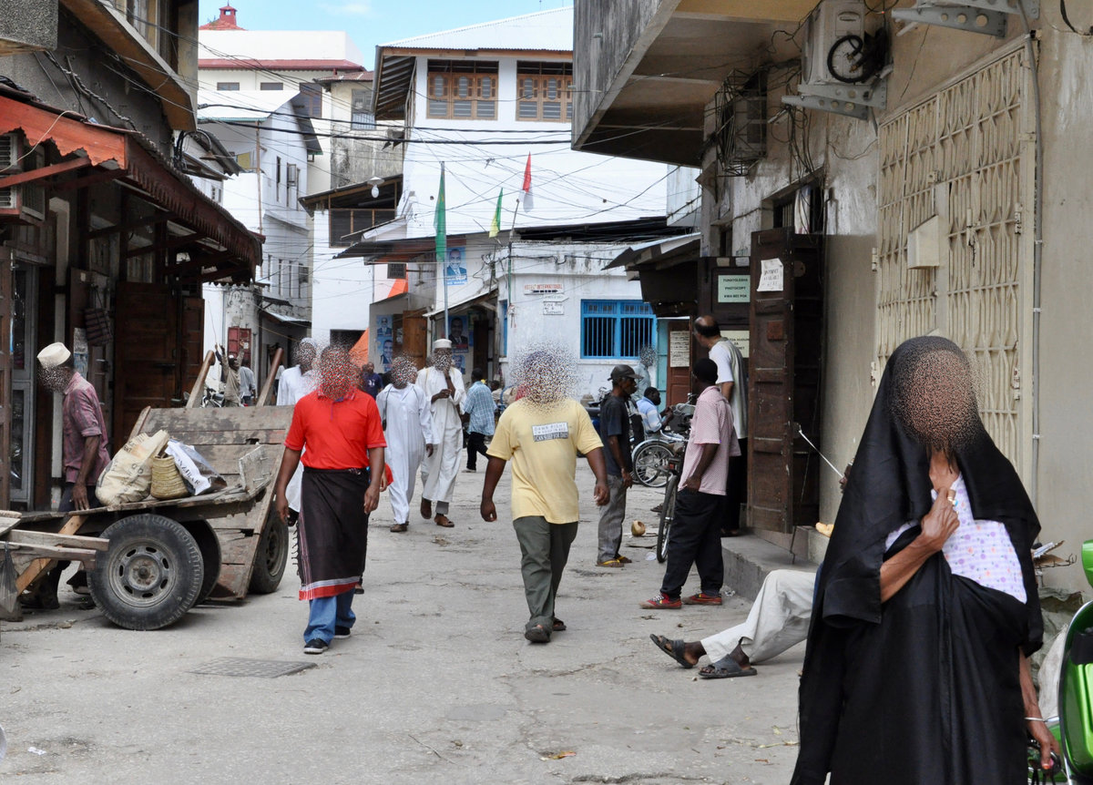 Straenszene in der Altstadt von Stonetown, Sansibar, Tansania. Die Aufnahme entstand am 26.04.2011.