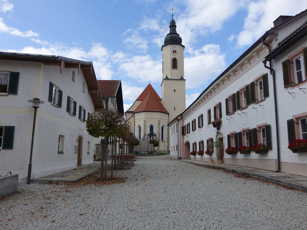 Strakirchen, kath. Pfarrkirche St. gidius, erbaut 1706 durch Jakob Pawanger (21.10.2018)