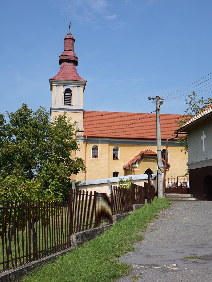 Stredne Plachtince, gotische Ev. Pfarrkirche, erbaut im 14. Jahrhundert, Umbau im 17. Jahrhundert im Renaissancestil (27.08.2019)