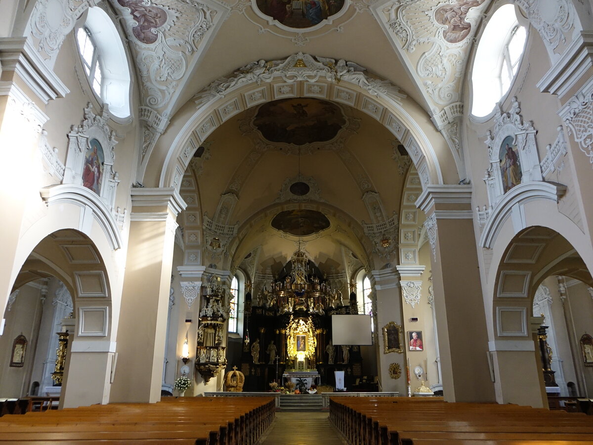 Strzelce Opolskie / Gro Strehlitz, neubarocker Innenraum mit Hochaltar von 1712 in der St. Laurentius Kirche (13.09.2021)