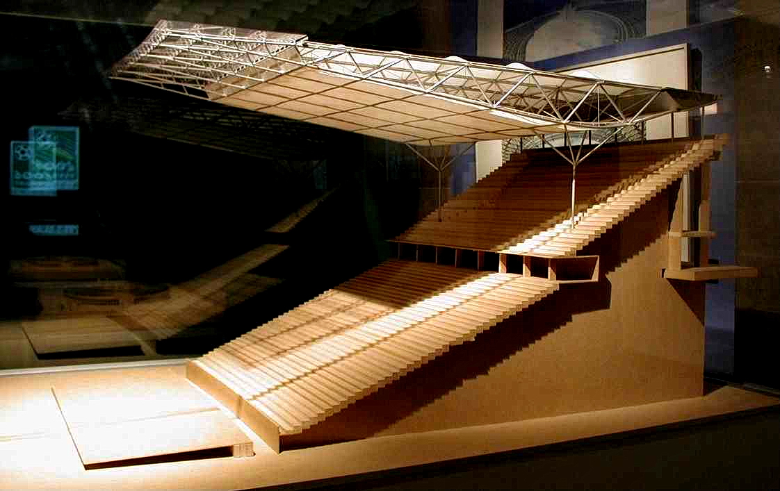 Studie zur Dachkonstruktion fr den Umbau des Berliner Olympiastadions zur Fussball-WM 2006.  Die 6000 Quadratmeter groe Flche des Daches besteht aus Verbundsicherheitsglas 20 mm (2 x Teilvorgespanntem Glas 10 mm). Getragen wird das Dach von 20 filigranen, baumfrmigen Sttzen. Das Foto entstand in einer fr das breite Publikum ffentlichen Ausstellung im Deutschen Sportforum. Das Deutsche Sportforum grenzt nrdlich an das Olympiastadion an. Das Modell war Teil einer Ausstellung welche der Bevlkerung die anstehenden Umbauplne des Olympiastadions erlutern sollte.  Foto: Januar 2002