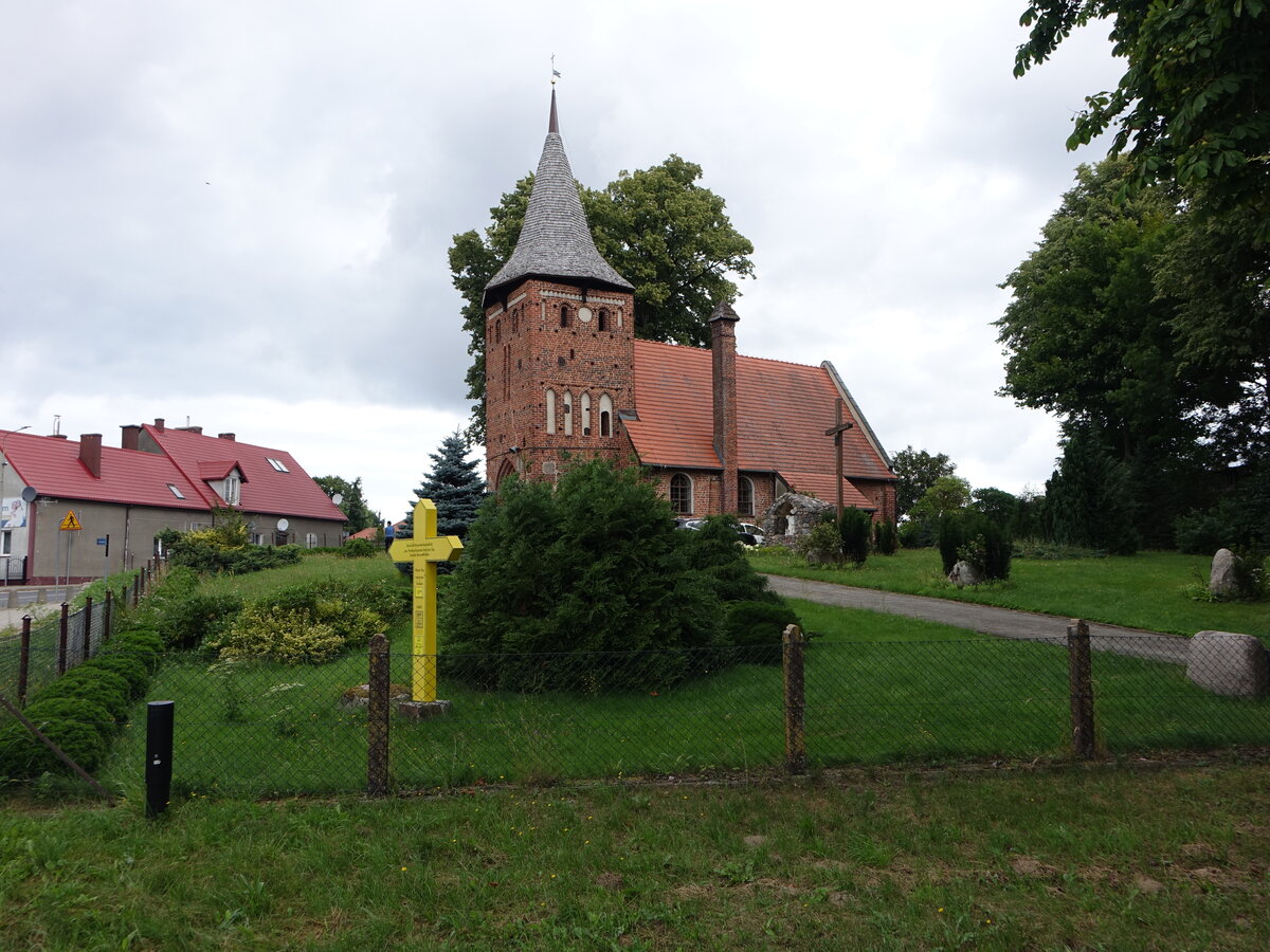 Sucha Koszalinska / Zuchen, Pfarrkirche Hl. Kreuz, erbaut im 15. Jahrhundert (01.08.2021)