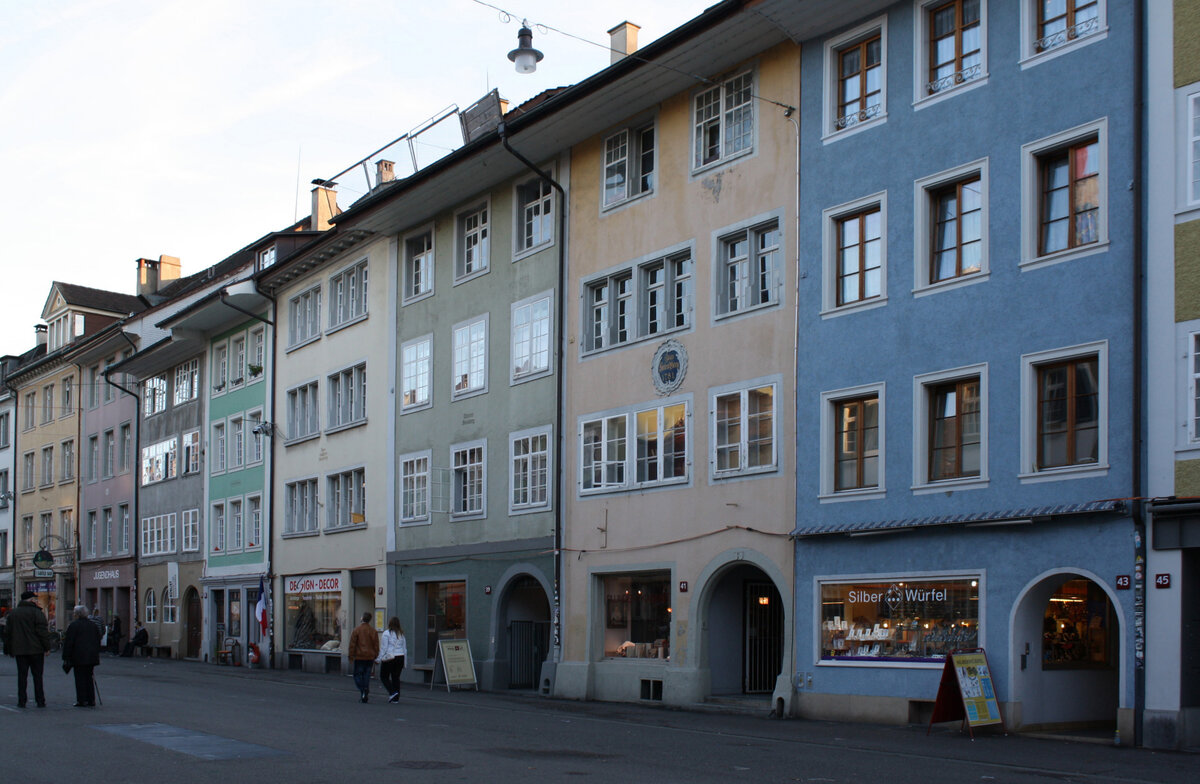 Sdseite der Steinberggasse in Winterthur am 13.11.2010.