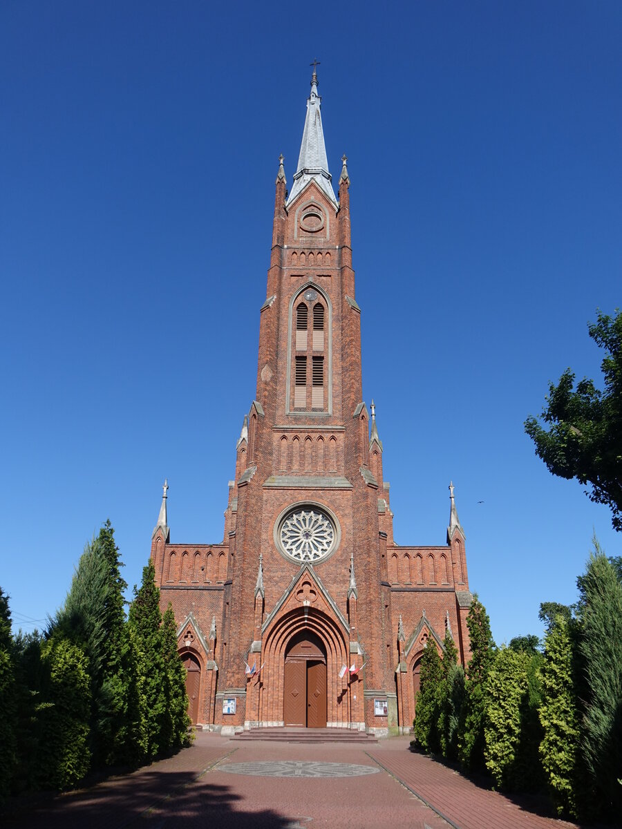 Sulejow, neugotische Pfarrkirche St. Florian, erbaut 1903 (14.06.2021)