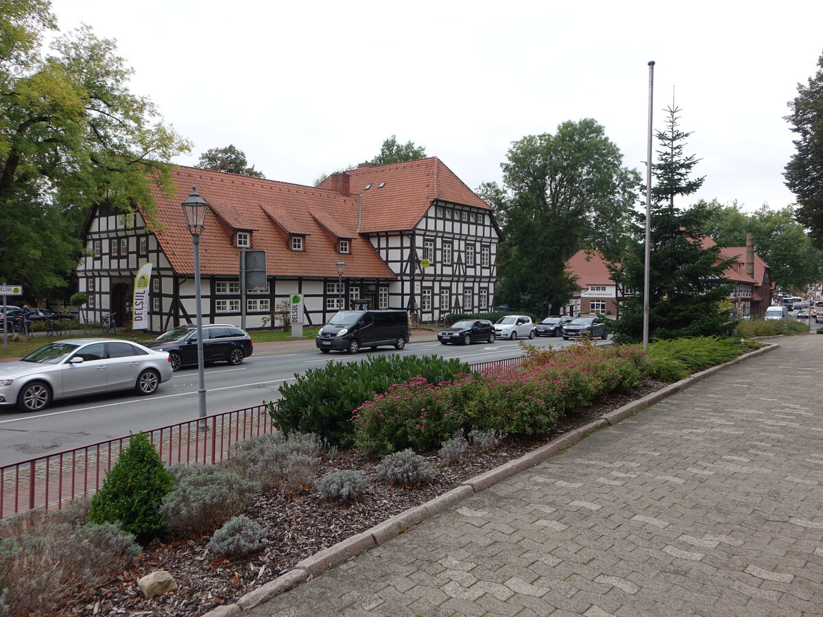 Sulingen, Cafe in einem Fachwerkhaus am Brgerhausgarten (07.10.2021)