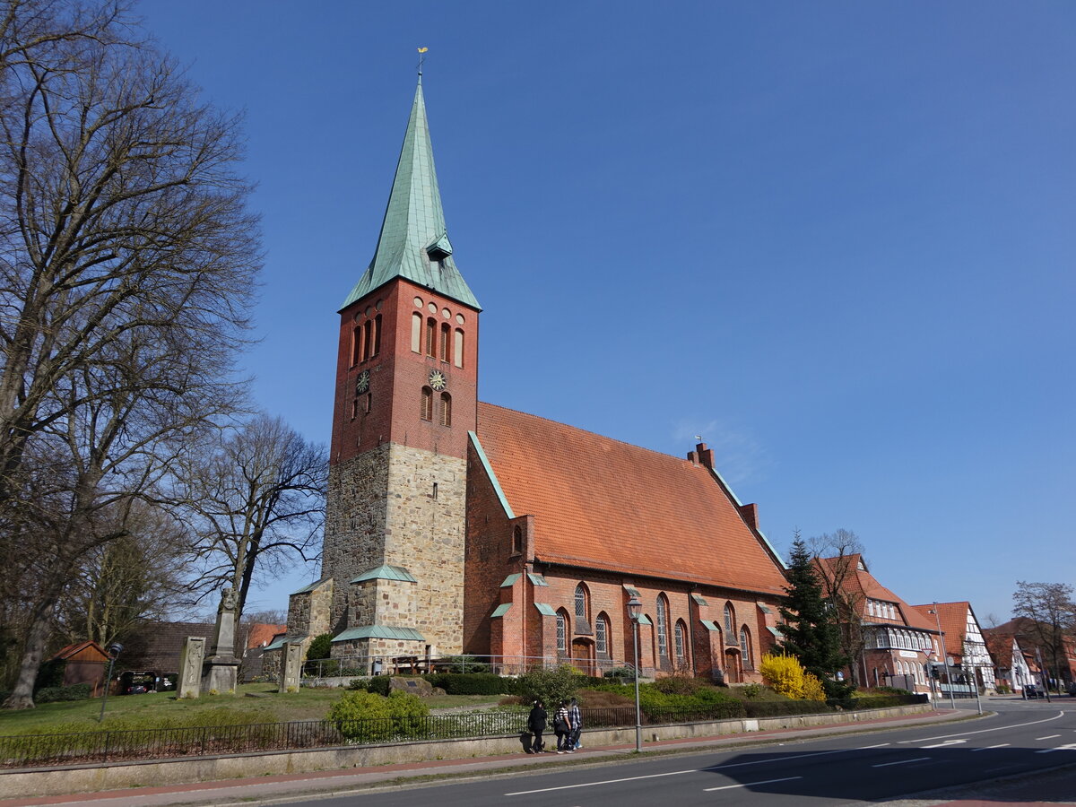 Sulingen, evangelische St. Nicolai Kirche, gotische Hallenkirche aus dem 13. Jahrhundert (23.03.2026)