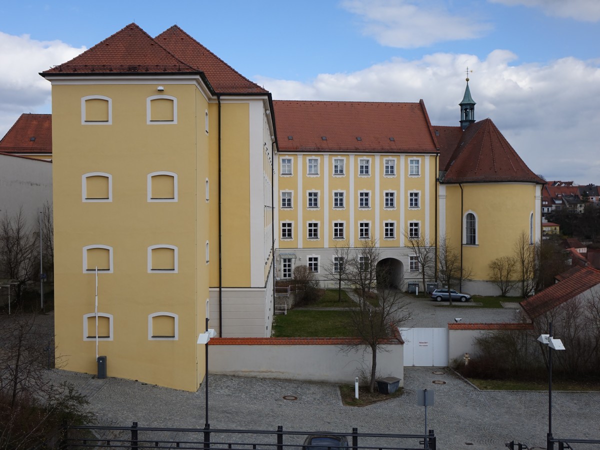 Sulzbach-Rosenberg, ehem. Salesianerinnenkloster mit Klosterkirche St. Hedwig, Klosterkirche erbaut von 1762 bis 1765, Klostergebude erbaut von 1753 bis 1755 durch Wolf Dirmann (05.04.2015)
