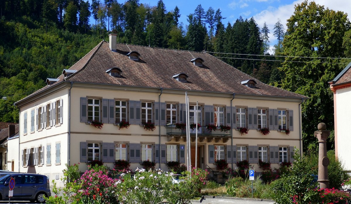 Sulzburg, das Rathaus der ca.2800 Einwohner zhlenden Kleinstadt am Westrand des Schwarzwaldes, Aug.2018