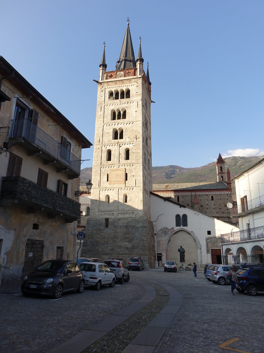 Susa, Pfarrkirche San Giusto, gotischer Bau auf Resten eines romanischen Benediktinerklosters, erbaut im 11. Jahrhundert (04.10.2018)