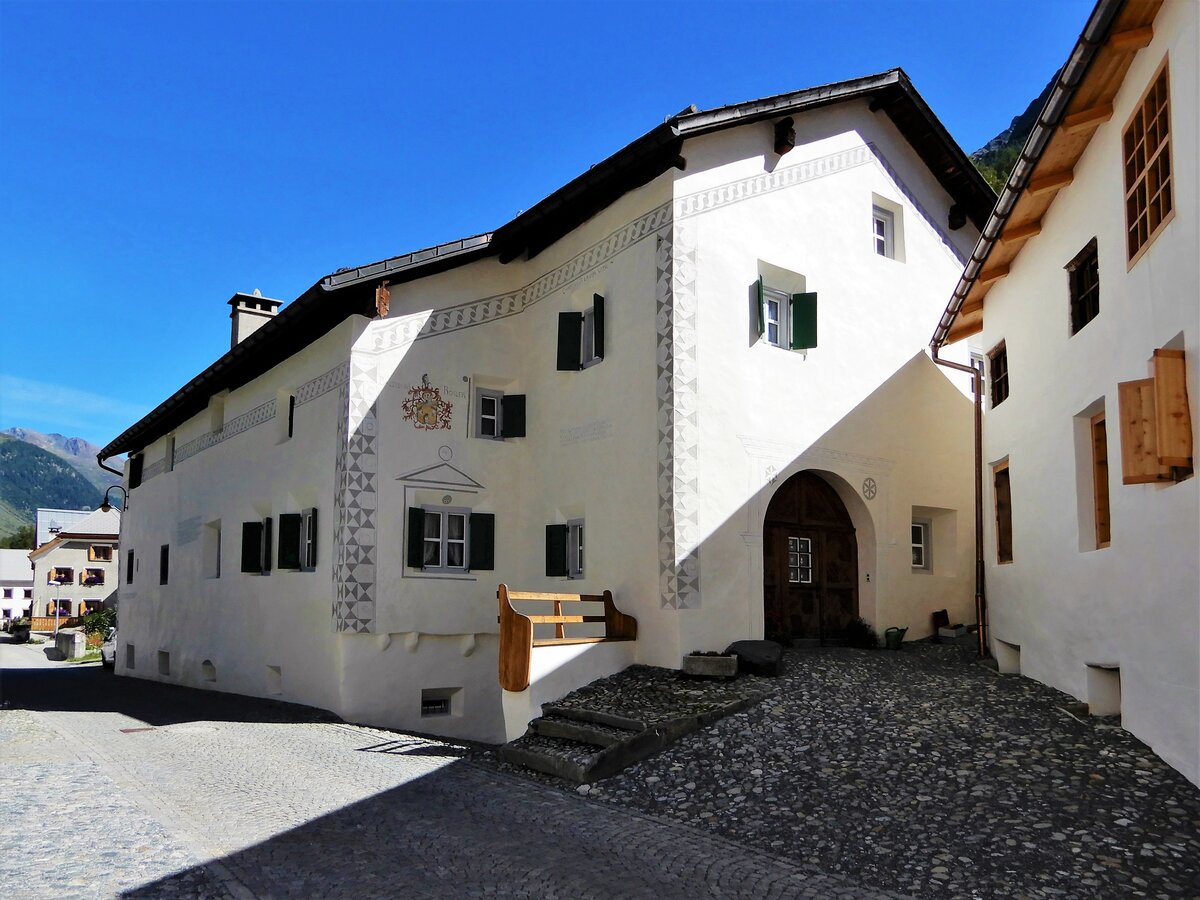 Susch im Unterengadin, Sur Punt 81 typisches traditionelles Haus im alten Dorfteil - 13.09.2019