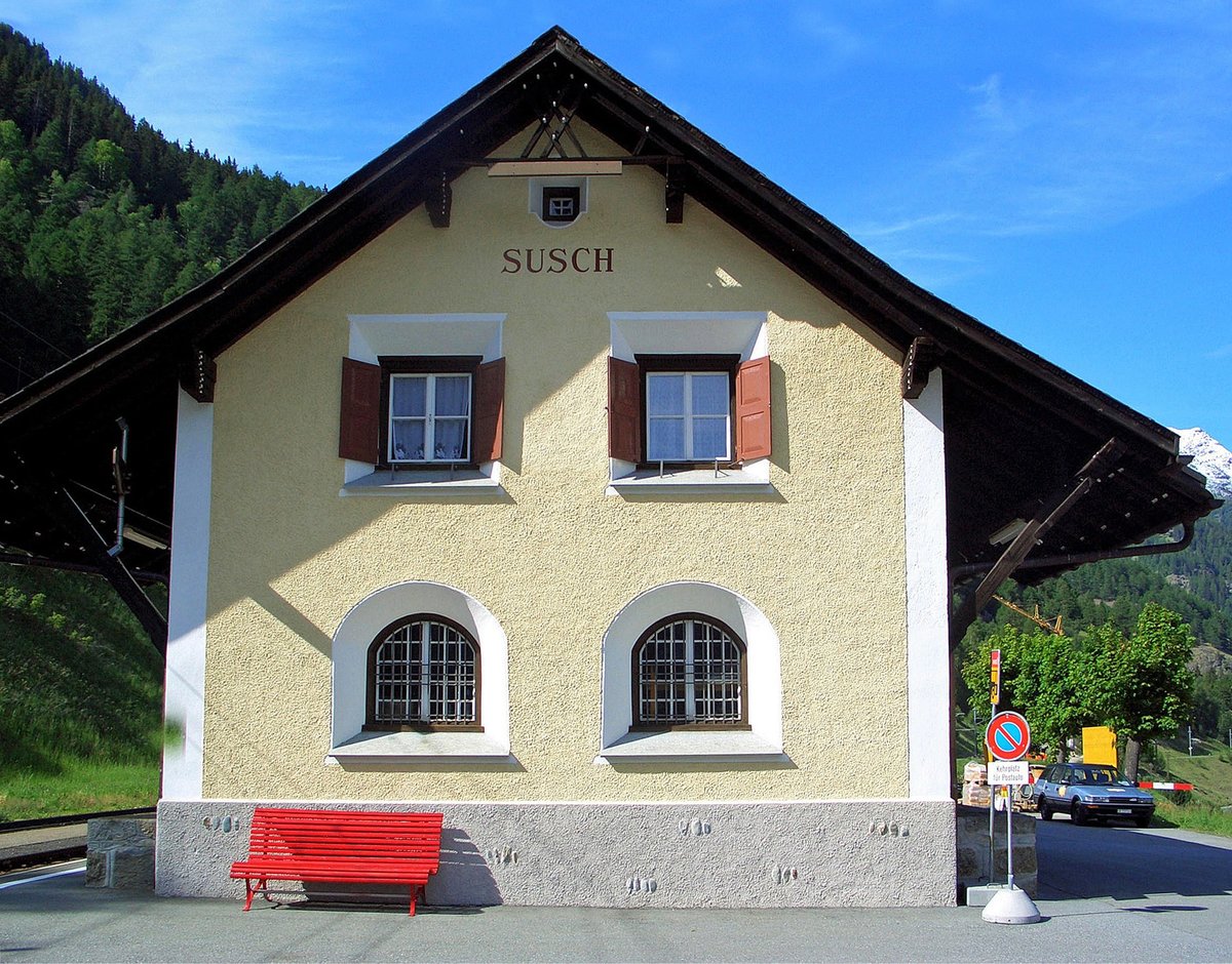 Susch im Unterengadin, unbedienter Bahnhof der RhB Rhtische Bahn - 30.05.2007