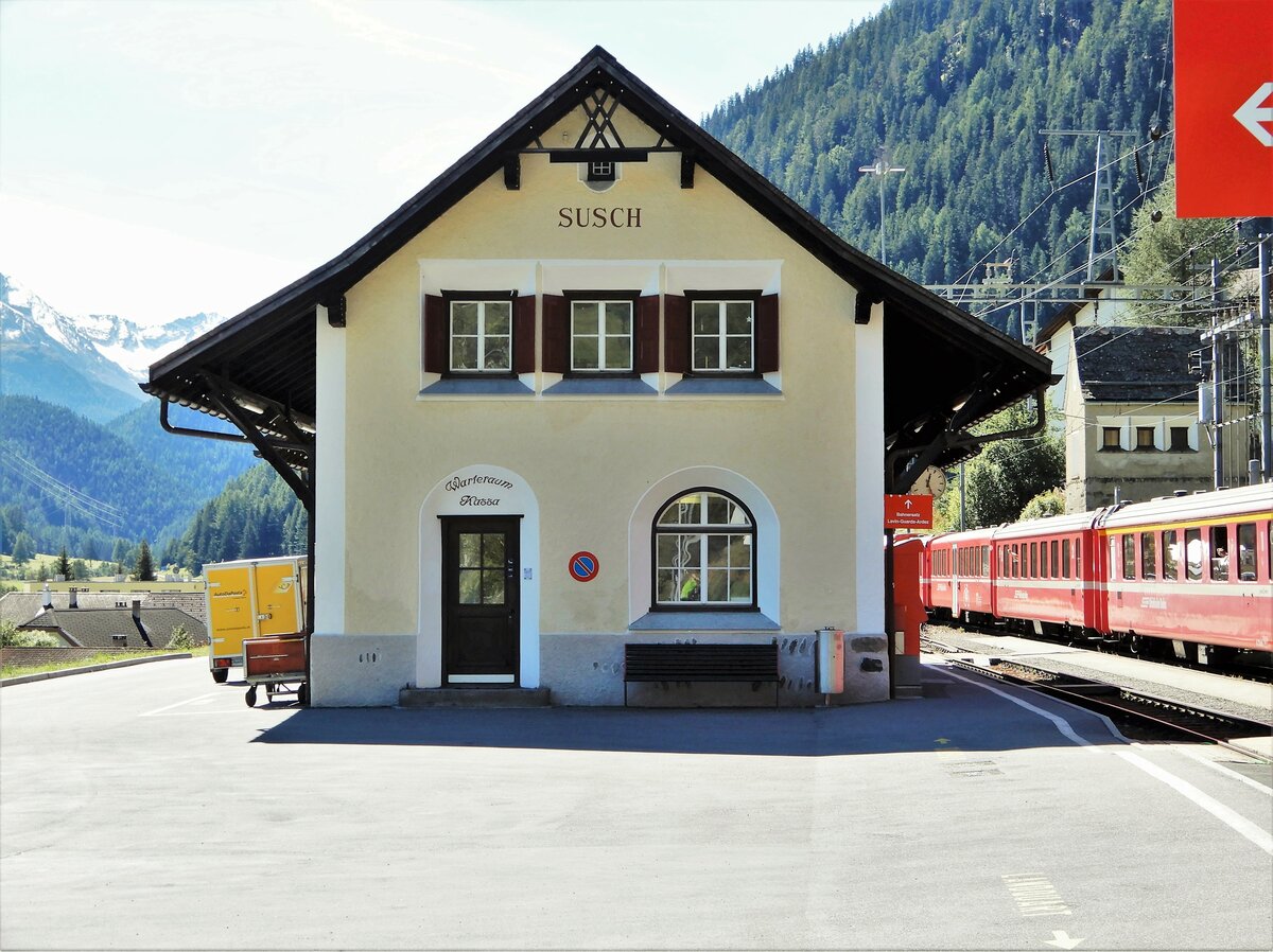 Susch im Unterengadin, unbedienter Bahnhof der RhB Rhtische Bahn - 13.09.2019
