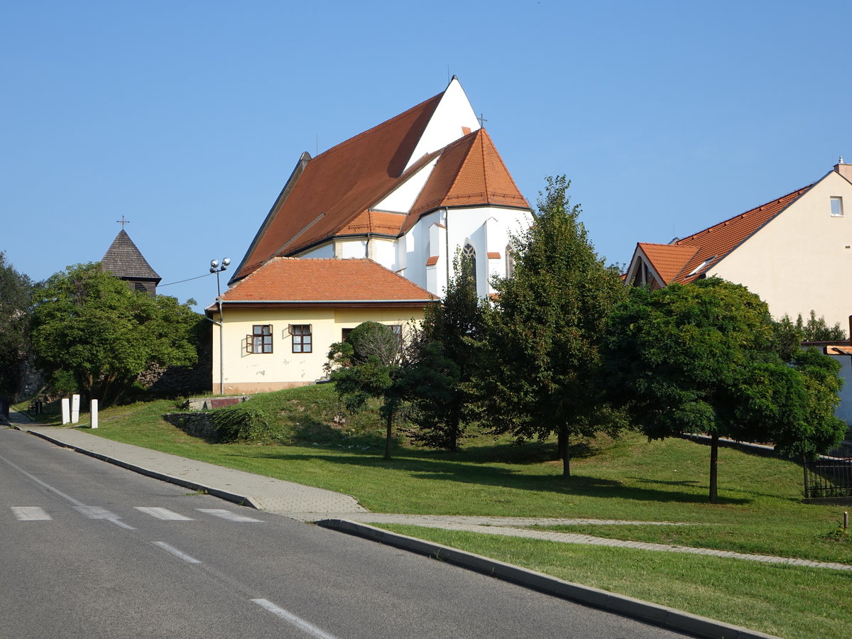 Svaty Jur / Sankt Georgen, gotische Pfarrkirche St. Georg, erbaut im 13. Jahrhundert (29.08.2019)