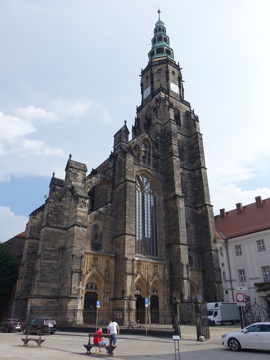 Swidnica / Schweidnitz,  Stadtpfarrkirche St. Stanislaus und Wenzel, erbaut von 1325 bis 1488, nach Brand Wiederaufbau von 1532 bis 1535, barockisiert um 1700 durch die Jesuiten (11.09.2021)