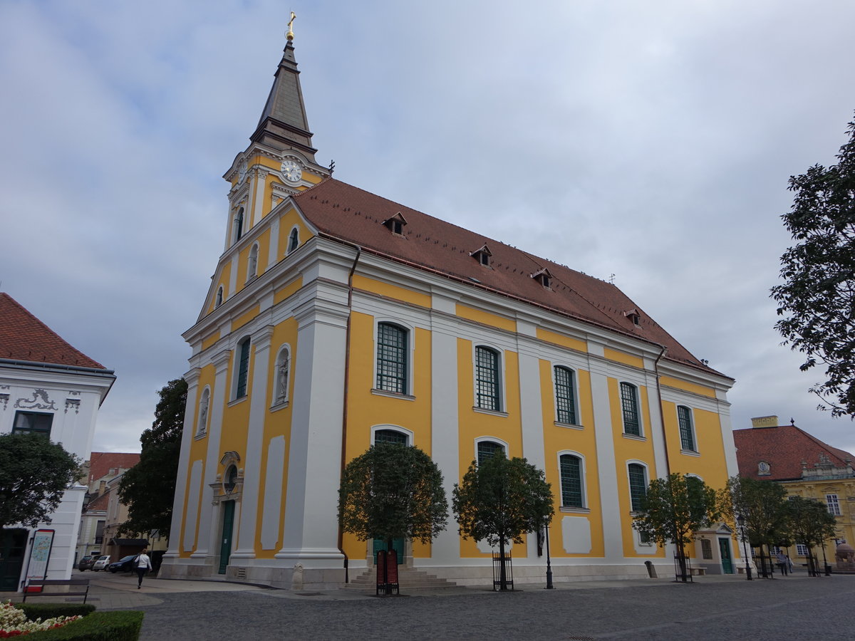 Szkesfehrvr, St. Imre Kirche am Hauptplatz Varoshaz Ter (27.08.2018)