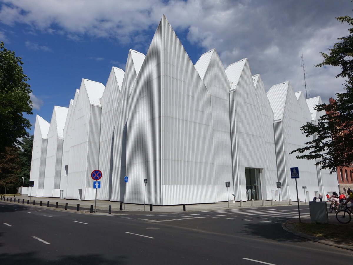 Szczecin / Stettin, Filharmonia Mieczysława Karłowicza w Szczecinie am Plac Solidarnosci, erbaut durch den Architekten Barozzi Veiga (31.07.2021)