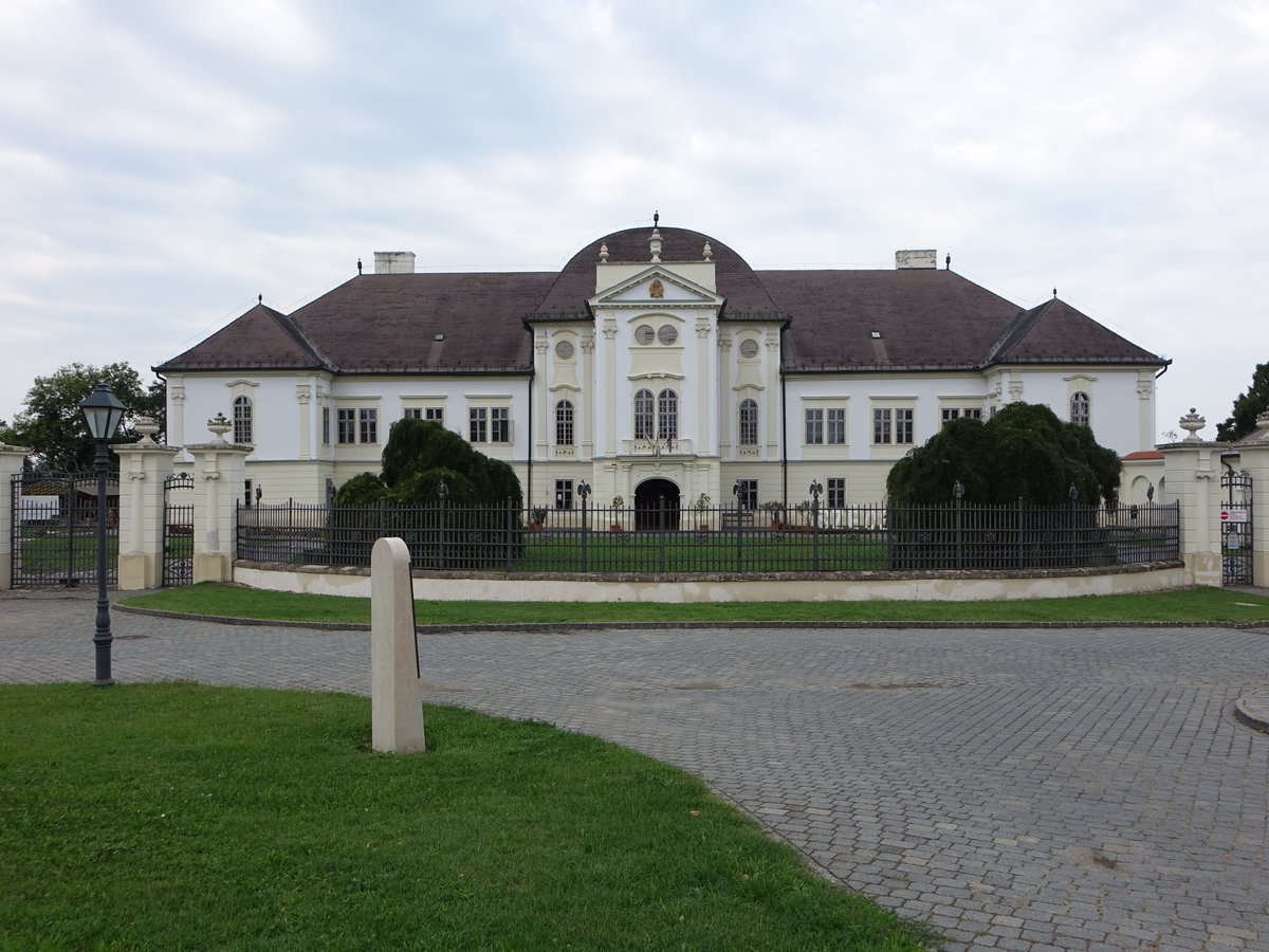 Szecseny, Schloss Forgach, erbaut im 17. Jahrhundert durch die Grafen von Forgach, heute Kubinyi Museum (03.09.2018)