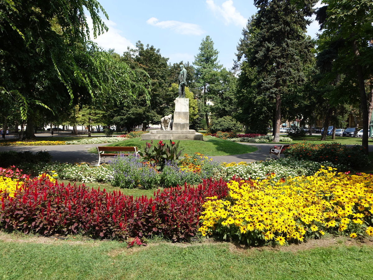 Szeged, Denkmal für Deak Ferenc am Szechenyi Platz, erschaffen von György Zala (24.08.2019) 