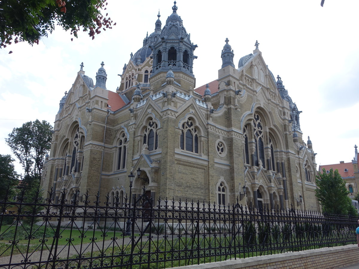 Szeged, neue Synagoge, mchtiger Kuppelbau, erbaut von 1900 bis 1903 durch Lipot Baumhorn (24.08.2019)
