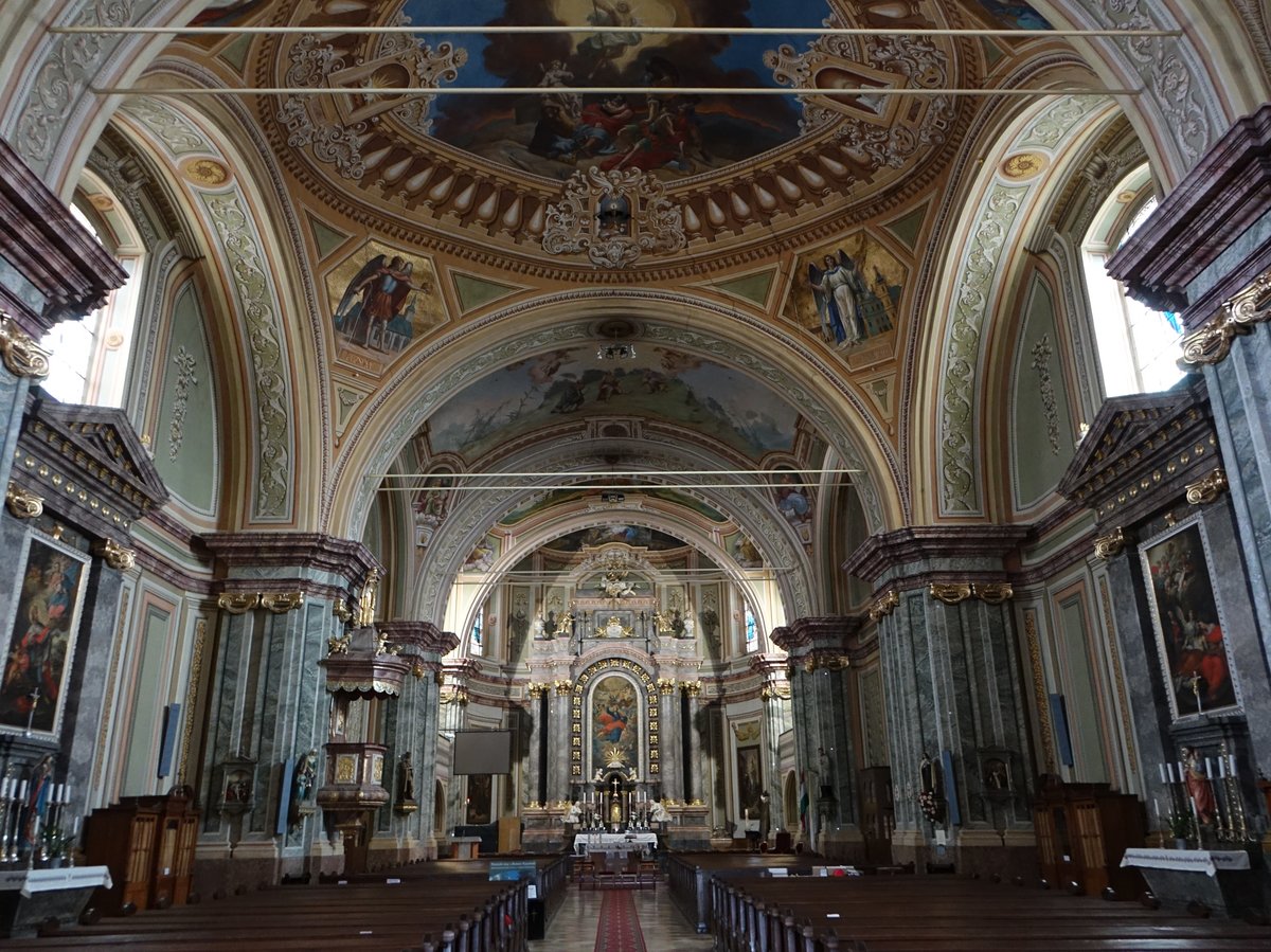 Szekszard, Innenraum der kath. Pfarrkirche, erbaut von 1802 bis 1805 von Josef Thallherr (01.09.2018)