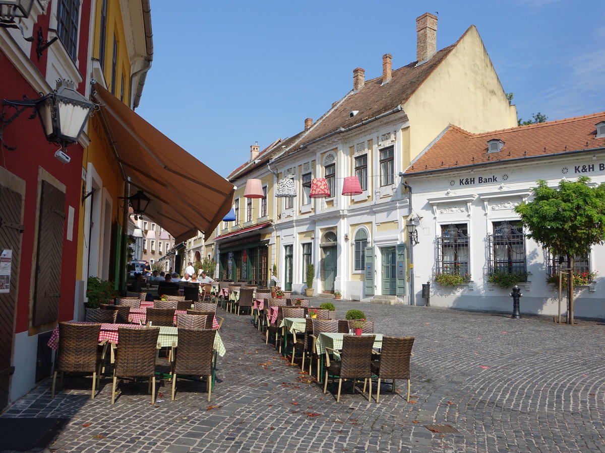 Szentendre, Huser am Hauptplatz F Ter in der Altstadt (03.09.2018)