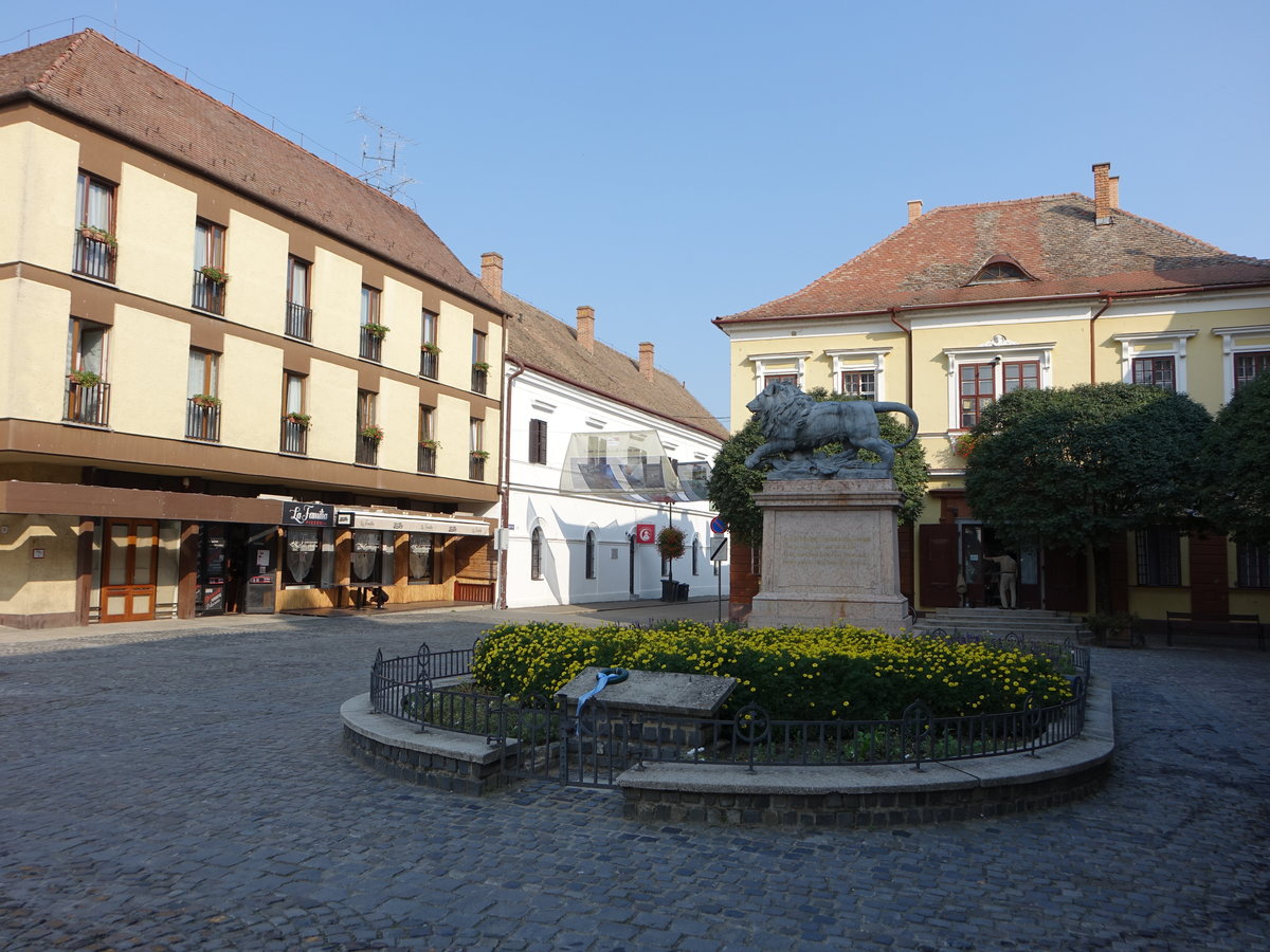 Szigetvar, Zrinyi Denkmal am Hauptplatz Zrinyi Ter (31.08.2018)